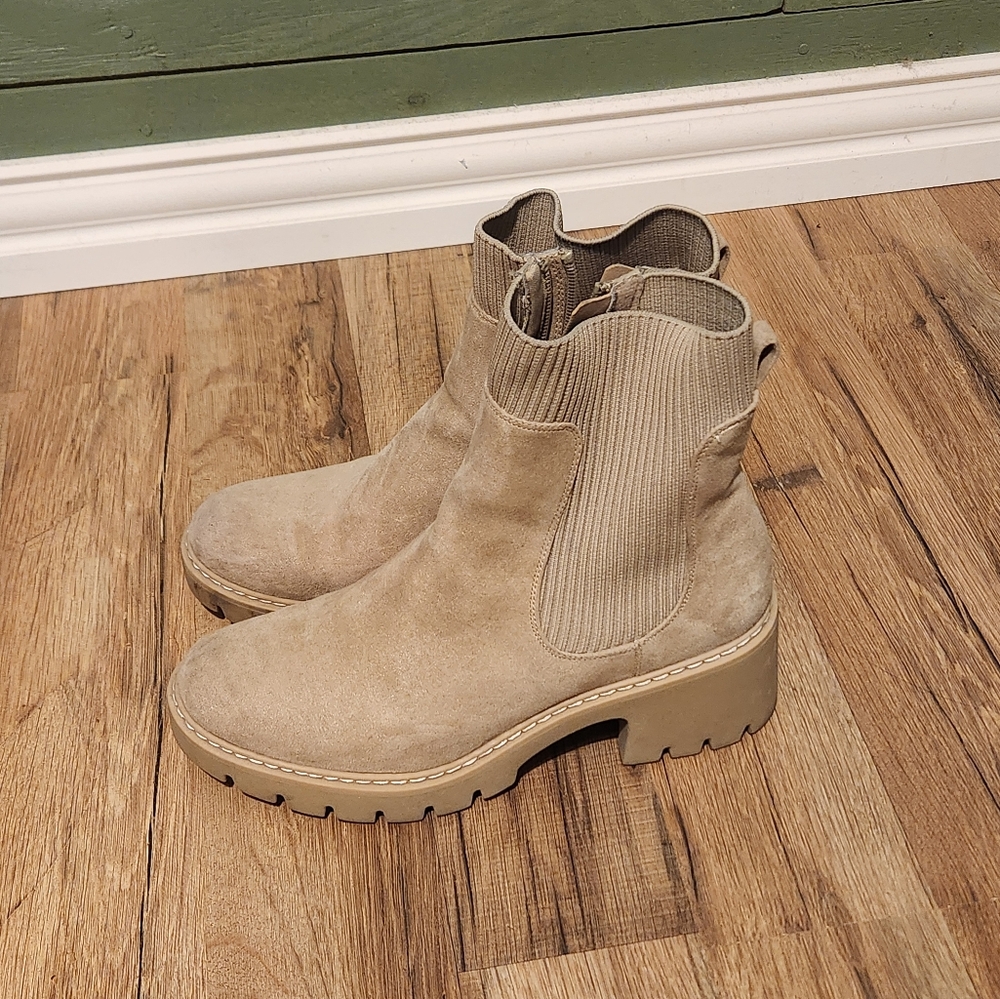No Boundaries Chelsea Boots